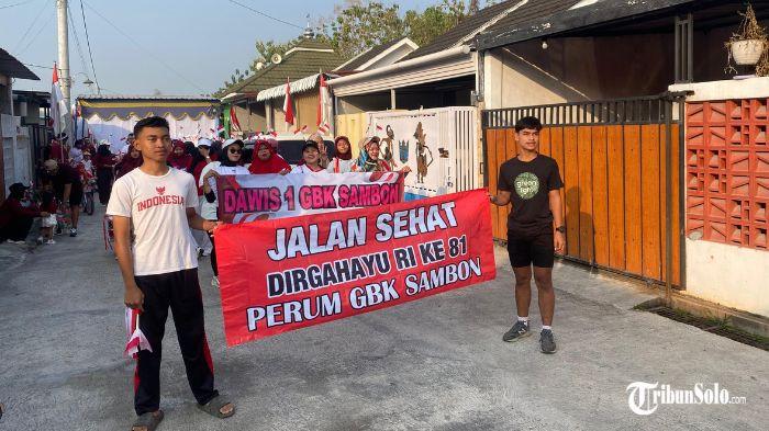 JALAN SEHAT - Suasana perayaan HUT ke-81 RI di
