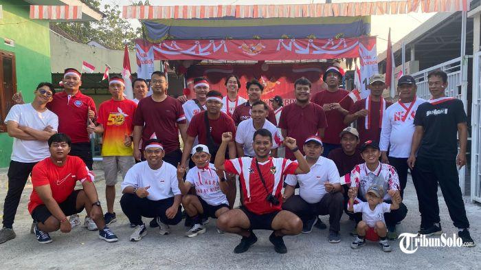 KOMPAK - Warga saat melakukan perayaan HUT ke-81 RI