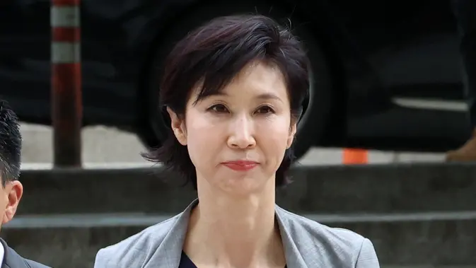 Roh So-yeong, direktur Art Center Nabi dan mantan istri Ketua SK Group Chey Tae-won, tiba di Pengadilan Tinggi Seoul di Seoul, Korea Selatan, Jumat, 26 Juni 2026. (Lee Young-hwan/Newsis via AP) Roh So-yeong, direktur Art Center Nabi dan mantan istri Ketua SK Group Chey Tae-won, tiba di Pengadilan Tinggi Seoul di Seoul, Korea Selatan, Jumat, 26 Juni 2026. (Lee Young-hwan/Newsis via AP)