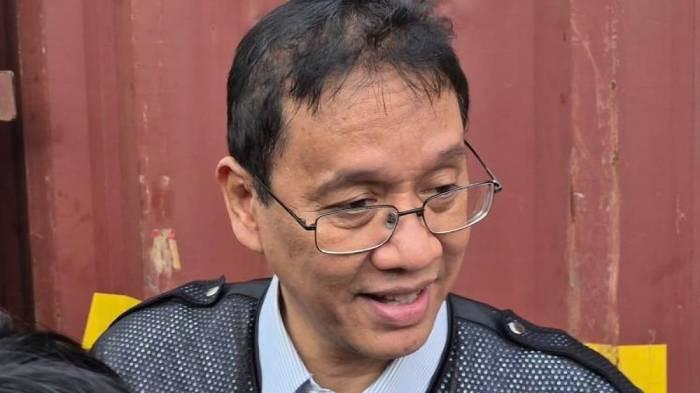 DIPANGKAS - Menteri Keuangan Purbaya Yudhi Sadewa saat ditemui di Pelabuhan Tanjung Priok, Jakarta, Selasa (23/6/2026). Menkeu Purbaya baru-baru ini mengklarifikasi terkait isu anggaran MBG dipangkas jadi Rp 174 triliun saja.