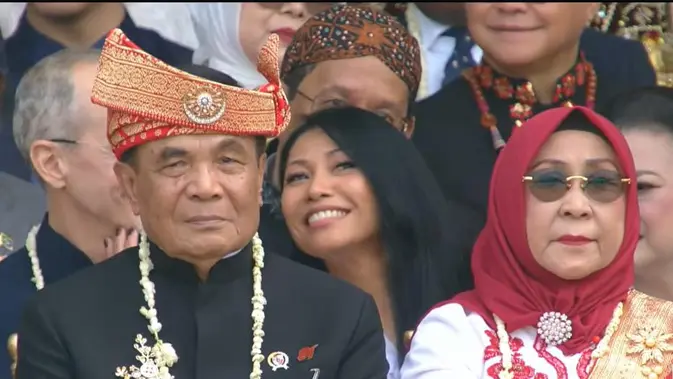 Anggun C. Sasmi/ Deretan Artis yang Hadir di Upacara Peringatan 17 Agustus 2026 Kemerdekaan HUT RI Ke-81 (Tangkapan Layar Youtube: Sekretariat Presiden)