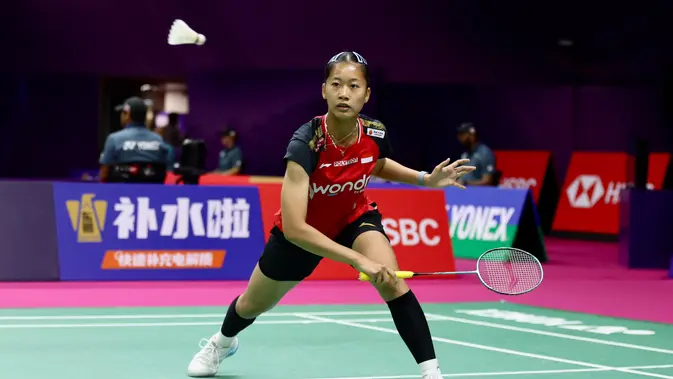 Putri KW beraksi di Kejuaraan Dunia Bulutangkis 2026 (AFP)