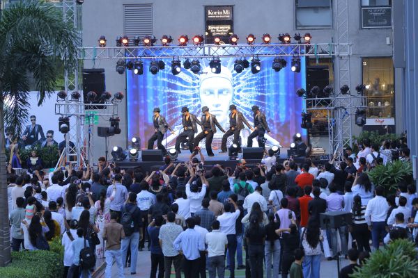 Worldmark Gurugram Lights Up Independence Day with High-Energy Performance by MJ5