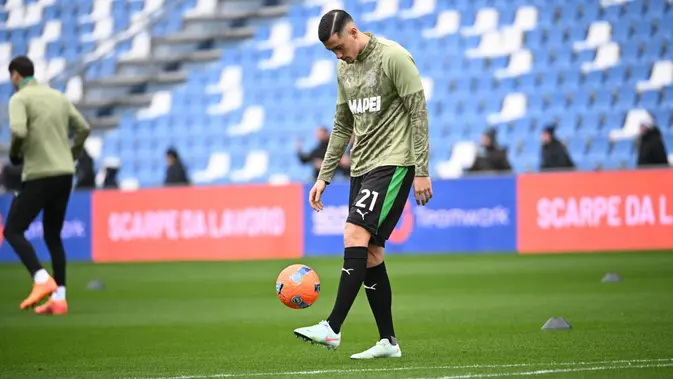 Jay Idzes, bek Sassuolo di Liga Italia Serie A 2025/2026. (Dok. X @SassuoloUS)