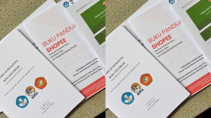 BUKU PANDUAN- Buku Panduan untuk memudahkan melihat tata cara penggunaan Steamlog yang dikembangkan tim pengabdian PNP. Perangkat Steamlog membantu proses sterilisasi baglog petani jamur tiram di Limau Manis, Padang.