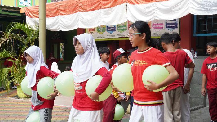 Lemoniloland mengajak anak-anak dari 20 sekolah di berbagai kota di Pulau Jawa, mulai dari Jakarta, Tangerang, Bekasi, Depok, Jombang, hingga Pontang, untuk memeriahkan 17 Agustus lewat beragam perlombaan kreatif.