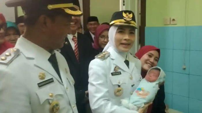 BAYI LAHIR DI HUT RI di serang