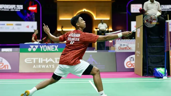 Tunggal putra Indonesia, Alwi Farhan, pada babak 64 besar Kejuaraan Dunia Bulutangkis 2026 melawan wakil Korea Selatan, Yoo Tae Bin, di Indira Gandhi Arena, New Delhi, India, Senin (17/8/2026) siang WIB. (PBSI)