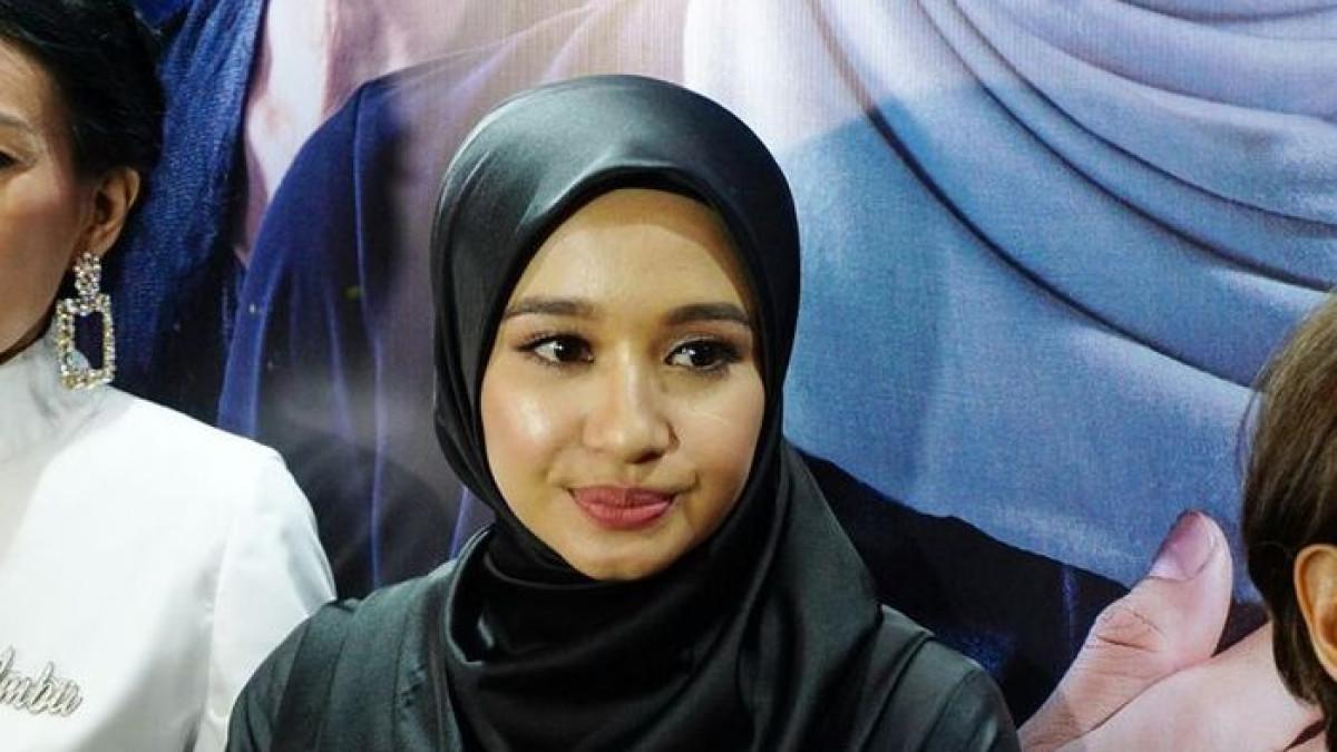 KABAR ARTIS - Artis cantik Laudya Cynthia Bella mendadak hilang dari panggung hiburan beberapa tahun ini. Kabar terbaru Bella, malah dibagikan oleh sahabatnya.