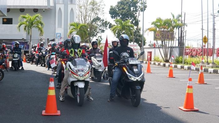 Komunitas Honda Sulawesi Utara Konvoi Merdeka untuk peringati HUT ke-81 Kemerdekaan RI