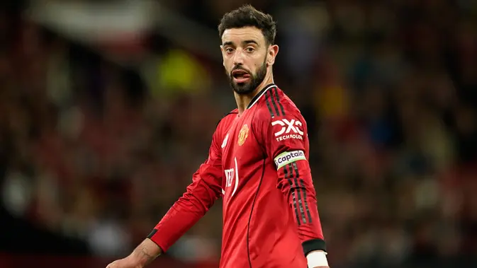 Ekspresi Bruno Fernandes di laga Manchester United vs Brentford di pekan ke-34 Liga Inggris 2025/2026 di Old Trafford, Selasa (28/04/2026) dini hari WIB. (AP Photo/Dave Thompson)