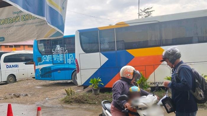 JADWAL Damri - Tampak aktivitas di kawasan Terminal Damri Tanjung Selor belum lama ini. Berikut Jadwal Damri Tanjung Selor hari ini, Rabu 19 Agustus 2026, jangan lupa cek rute dan tarif lengkap. (TribunKaltara.com / Desi Kartika)