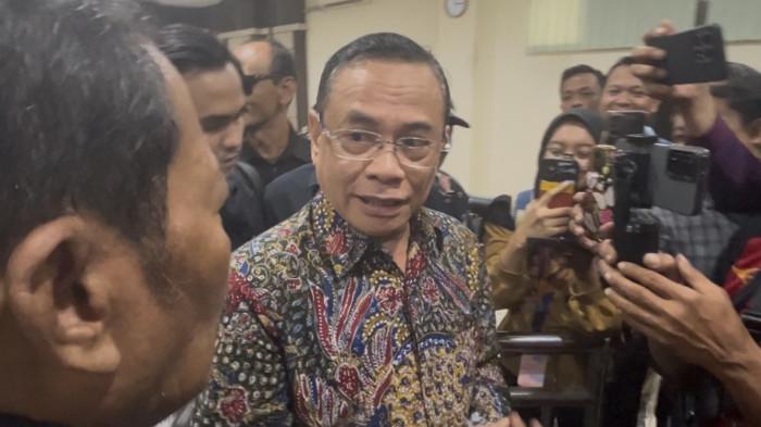 BERI KETERANGAN - Terdakwa kasus dugaan korupsi pengisian perangkat desa, Sudewo, memberikan keterangannya seusai menjalani sidang pemeriksaan saksi di Pengadilan Tipikor Semarang, Rabu (19/8/2026). Sudewo membantah sejumlah keterangan saksi terkait dugaan pengaturan pengisian perangkat desa dan keterlibatannya dalam perkara tersebut.