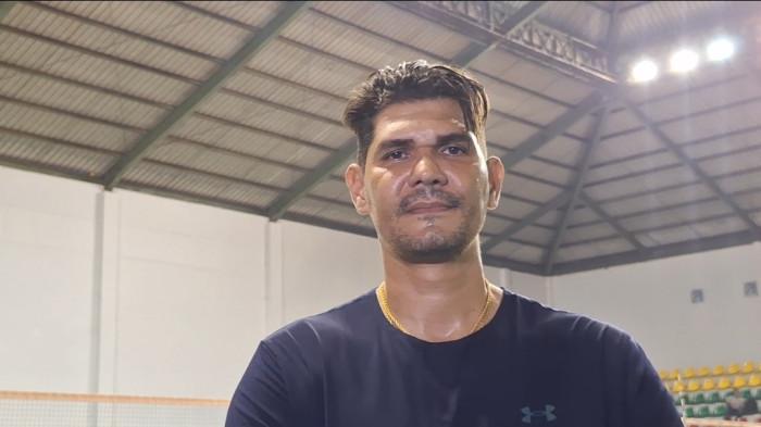 PERSIAPAN SEA V LEAGUE - Pelatih Timnas Voli Putra Indoensia, Reidel Toiran saat diwawancarai mengenai persiapan tampil di SEA V League 2026, Padepokan Voli Jenderal Polisi Kunarto, Sentul, Bogor, Selasa (7/7/2026). Tribunnews/Abdul Majid