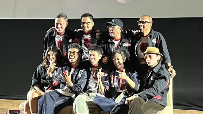 Cast, sutradara, dan produser film Operasi Pesta Copet dalam press screening Operasi Pesta Copet yang diselenggarakan di kawasan Jakarta Selatan pada (18/8/2026). (Liputan6.com/Afradhiya N.R)