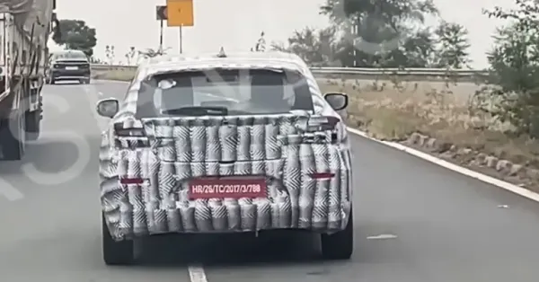 maruti baleno facelift spied in india