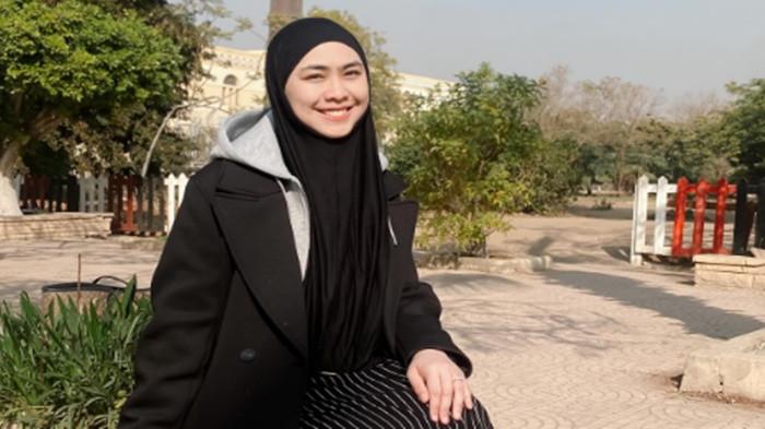 DITEROR- Ustazah Oki Setiana Dewi diteror setelah bongkar kasus dugaan pelecehan seksual terhadap sejumlah santri yang melibatkan Syekh Ahmad Al Misry (SAM).