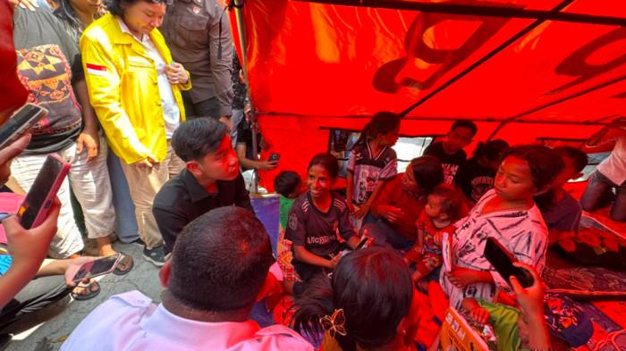 KORBAN GEMPA - Wakil Presiden (Wapres) Gibran Rakabuming meninjau penanganan bencana gempa bumi 7,7 magnitudo di Nusa Tenggara Timur (NTT) pada Kamis, (20/8/2026).