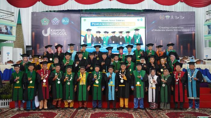 UIN Sulthan Thaha Saifuddin (STS) Jambi menargetkan memiliki 40 guru besar selama masa kepemimpinan Rektor UIN STS Jambi, Prof. Dr. H. Kasful Anwar