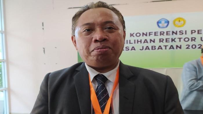 TERJARING OTT KPK - Prof. Akhmad Sodiq, Rektor Unsoed dua periode terjerat dalam Operasi Tangkap Tangan (OTT) yang digelar oleh Komisi Pemberantasan Korupsi (KPK), ia lulusan Jerman