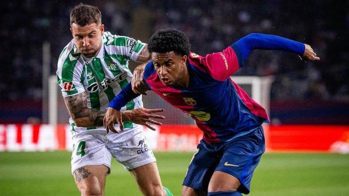 BARCELONA VS BETIS - Alejandro Balde saat berebut bola dengan Johnny Cardoso di laga Barcelona vs Real Betis dalam lanjutan Liga Spanyol 2024/2025 pekan ke-30, Minggu (6/3/2025) dini hari WIB. (Instagram Barcelona)