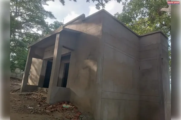 Serious questions raised on the public toilet being built on the banks of the river in Kotarnath Dham, villagers accused of ignoring the standards.