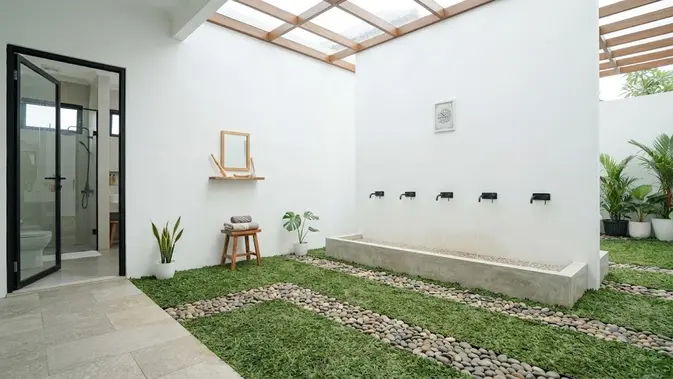 Tempat Wudhu dengan Rumput Sintetis. (AI Generated)
