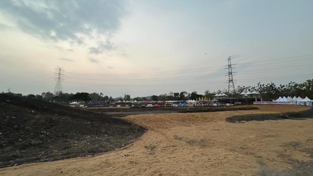 KLATEN INTERNATIONAL MOTOCROSS - Lintasan kejuaraan Klaten International Motocross & Kejurnas Motocross Round 6 Tahun 2026, di Sirkuit Bokong Semar, kawasan Rowo Jombor, Kecamatan Bayat, Klaten, pada 22–23 Agustus 2026.