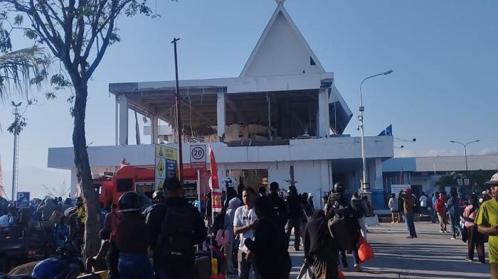 BULOG BANTU BERAS - Gempa bumi di sejumlah daerah di Pulau Flores pada 15 Agustus Pagi.Pascagempa Flores, BULOG Siapkan Beras 10 Ton dan 1.000 Liter  Minyak Goreng per Kabupaten
