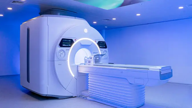Pemeriksaan pencitraan stroke menggunakan MRI 3 Tesla yang sudah didukung teknologi AI.
