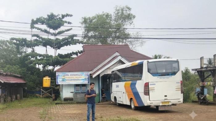 JADWAL DAMRI - Tampak bus Damri rute KTT-Malinau yang akan berangkat melalui terminal di Jalan Perintis, Tideng Pale, Kecamatan Sesayap, KTT, Kaltara, Sabtu (22/8/2026). Berikut ini Jadwal Damri rute KTT ke Malinau, jangan lupa cek juga harga tiket terbaru. (TribunKaltara.com/Rismayanti)