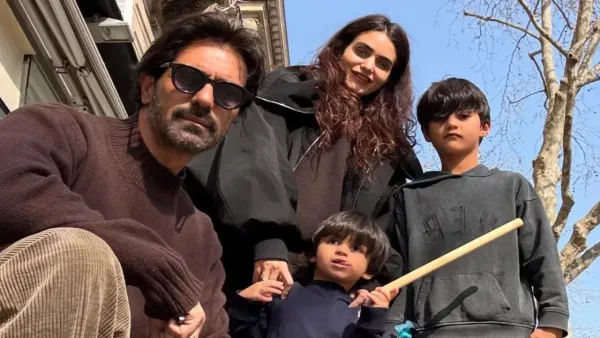 Arjun Rampal with Gf and kids