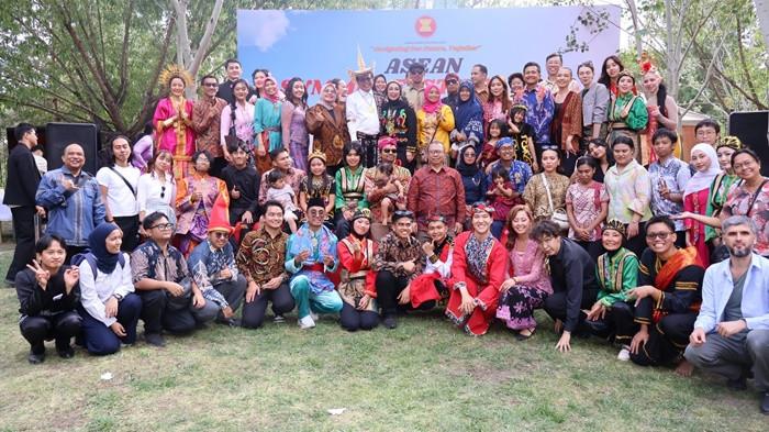ASEAN SUMMER FESTIVAL- Duta Besar Republik Indonesia untuk Kazakhstan merangkap Tajikistan,Dr. Mochammad Fadjroel Rachman, secara resmi membuka ASEAN Summer Festival 2026 dan Tahun Kunjungan Kazakhstan - Indonesia 2026 - 2027 di Indonesia Cultural Centre, Astana, pada Sabtu (22/8).