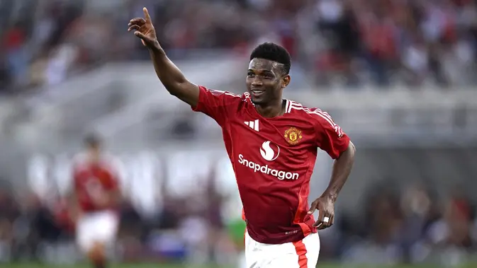 Amad Diallo menyumbangkan satu gol saat Manchester United memetik kemenangan 3-2 atas Real Betis pada laga pramusim di Snapdragon Stadium, San Diego, California, Kamis (1/8/2024) pagi WIB. (AFP/Orlando Ramirez / GETTY IMAGES NORTH AMERICA / Getty Images via AFP) 
