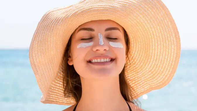 Ilustrasi Produk Sunscreen Credit: pexels.com/Lambrinth