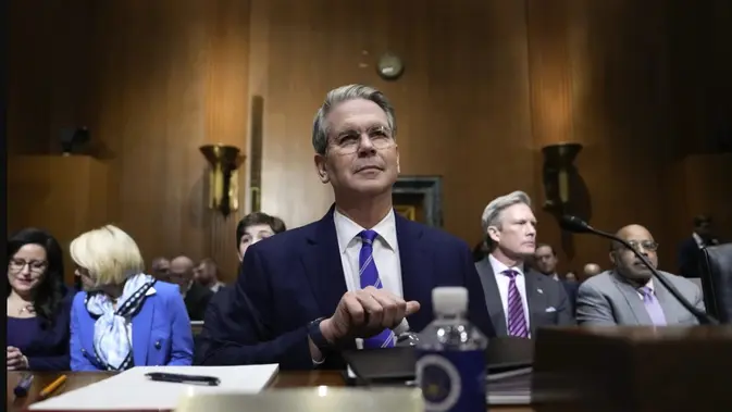 Suara Senat Amerika Serikat mengonfirmasi Scott Bessent sebagai Menteri Keuangan AS dalam pemerintahan Presiden Donald Trump. (Foto dok. Associated Press/Ben Curtis) Suara Senat Amerika Serikat mengonfirmasi Scott Bessent sebagai Menteri Keuangan AS dalam pemerintahan Presiden Donald Trump. (Foto dok. Associated Press/Ben Curtis)