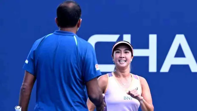 Selebrasi pasangan Aldila Sutjiadi/Rohan Bopanna setelah mencetak angka saat menghadapi pasangan Barbora Krejcikova/Matthew Ebden dalam laga perempat final turnamen tenis Grand Slam AS Terbuka 2024 di court 5 USTA Billie Jean King National Tennis Center, New York City, Amerika Serikat, Selasa (3/9/2024) dini hari WIB. (USopen.org/Rhea Nall)