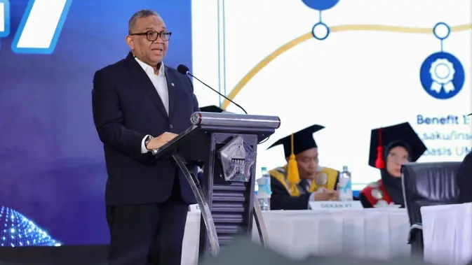 Wakil Menteri Ketenagakerjaan (Wamenaker) Afriansyah Noor memberikan Kuliah Umum pada acara Wisuda Diploma, Sarjana, dan Pascasarjana Universitas Muhammadiyah Indonesia. (Dok Kemnaker)