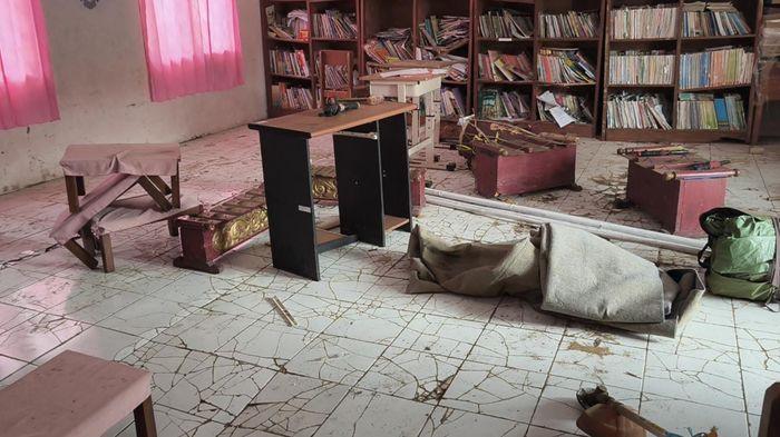 PERPUSTAKAAN RUSAK - Kondisi bangunan perpustakaan di SDN 5 Karangpawitan, Kecamatan Padaherang, Kabupaten Pangandaran, Jawa Barat, yang mengalami kerusakan, Selasa (18/8/2026).