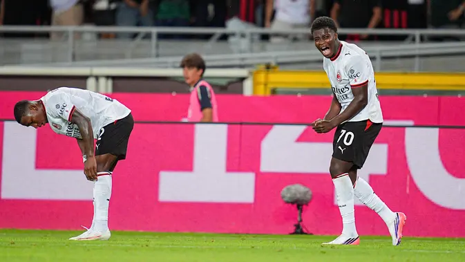 Pemain AC Milan Alphadjo Cisse merayakan gol dalam laga Serie A antara Torino vs Milan di Turin, Italia, Minggu, 23 Agustus 2026. (Marco Alpozzi/LaPresse via AP)