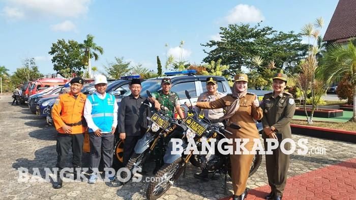 CEK SARPRAS -- Wakil Bupati Bangka Selatan, Debby Vita Dewi bersama jajaran Forkopimda ketika melakukan pengecekan sarpras saat Apel Kesiapsiagaan Pengendalian di Kantor Bupati setempat, Senin (24/8/2026). Personel, sarana prasarana, hingga masyarakat diminta bersiap menghadapi potensi munculnya titik api.