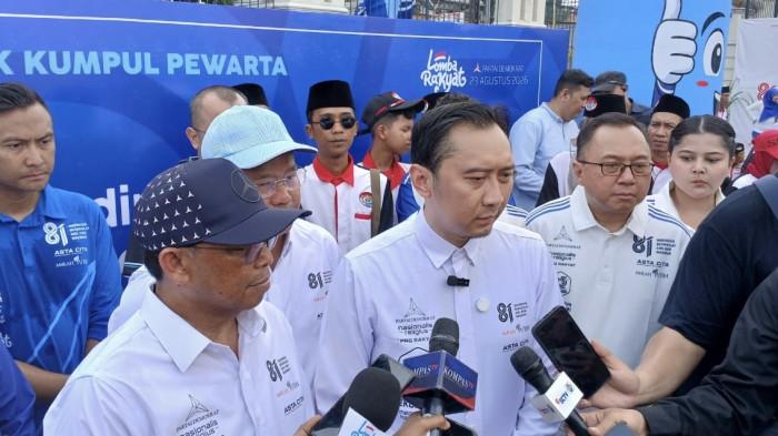 IBAS BICARA KARHUTLA — Ketua Fraksi Partai Demokrat DPR RI Edhie Baskoro Yudhoyono atau Ibas saat menghadiri Lomba Rakyat Partai Demokrat di Jakarta Timur, Minggu (23/8/2026). Ibas meminta karhutla di Kalimantan tidak hanya dipadamkan, tetapi juga diinvestigasi dan ditindak jika ditemukan pelanggaran.