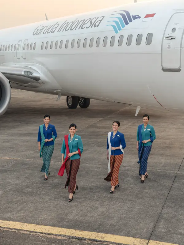 Seragam baru pramugari Garuda Indonesia hasil kolaborasi Sarinah X Obin dari BINhouse. (dok. PR)