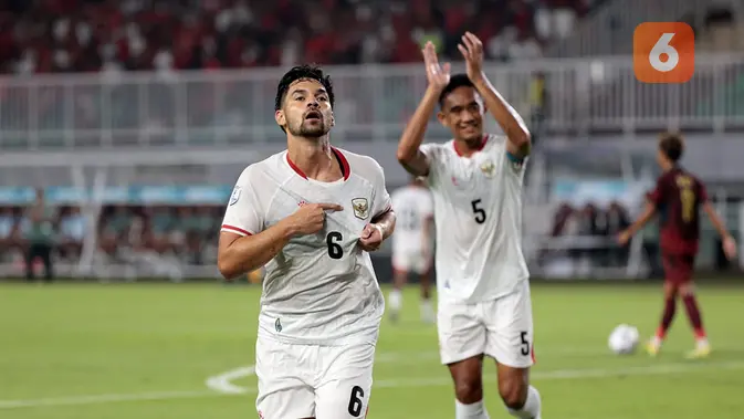 Ekspresi pemain Timnas Indonesia, Sandy Walsh, sesaat setelah mencetak gol ke gawang Kamboja pada laga Grup A Piala AFF 2026 di Stadion Pakansari, Bogor, Senin (27/7/2026) malam. Sandy mencetak gol pada menit ke-24 setelah memanfaatkan sepak pojok Thom Haye untuk membawa Skuad Garuda unggul 3-0 pada babak pertama. (Kapanlagi.com/Budy Santoso)