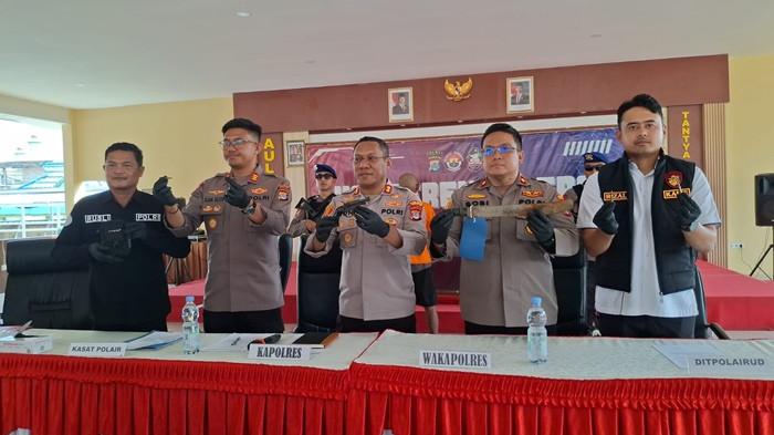 Kapolres Tarakan AKBP Bonifasius Rumbewas bersama jajaran