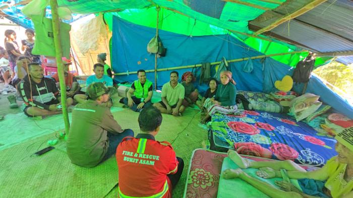 SALURKAN BANTUAN: PT Bukit Asam menyalurkan bantuan untuk korban bencana di Nusa Tenggara Timur.
