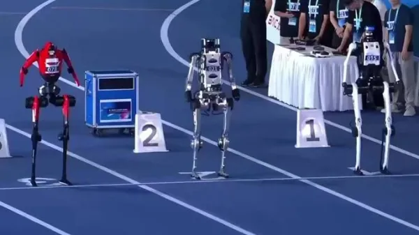 Chinese humanoid robot breaks 100m running record