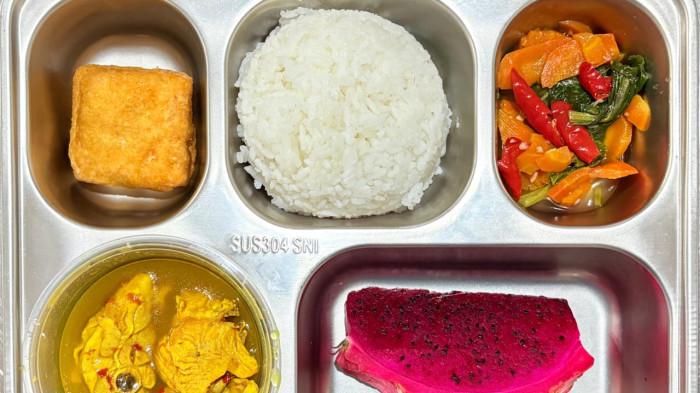 MENU MBG - Menu makanan bergizi yang disediakan SPPG di Pangkalpinang.