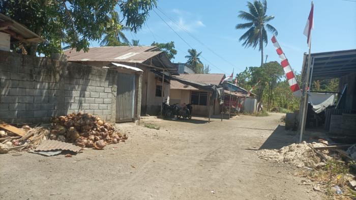 KRISIS AIR - Suasana kelurahan Paniki Dua Lingkungan 1 yang kekurangan air.
