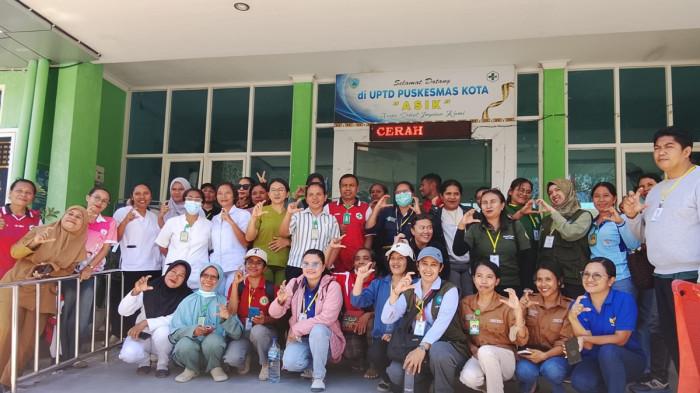 Para Nakes di Puskesmas Kota Mbay Nagekeo NTT